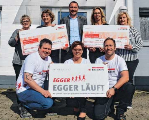 Egger-Mitarbeiter erlaufen 2.000 Euro Spenden