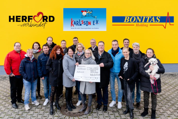 Facebookgruppe „Herford verbindet“ spendet 13.000 Euro an Karlsson e. V.